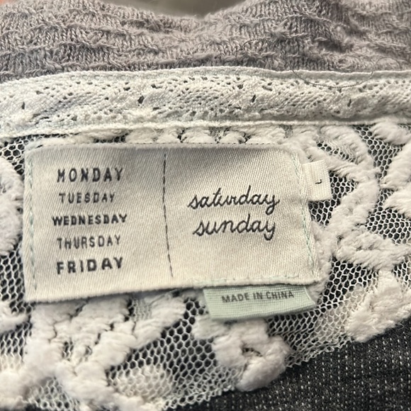 ANTHROPOLOGIE TOP WITH SO MANY DETAILS! - Picture 5 of 5